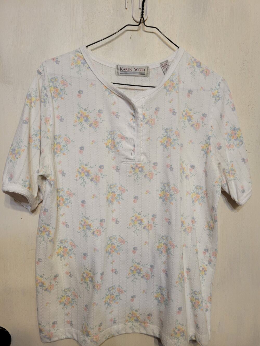 Ladies Karen SCOTT LARGE Retro Y2k or 90s FLORAL TOP